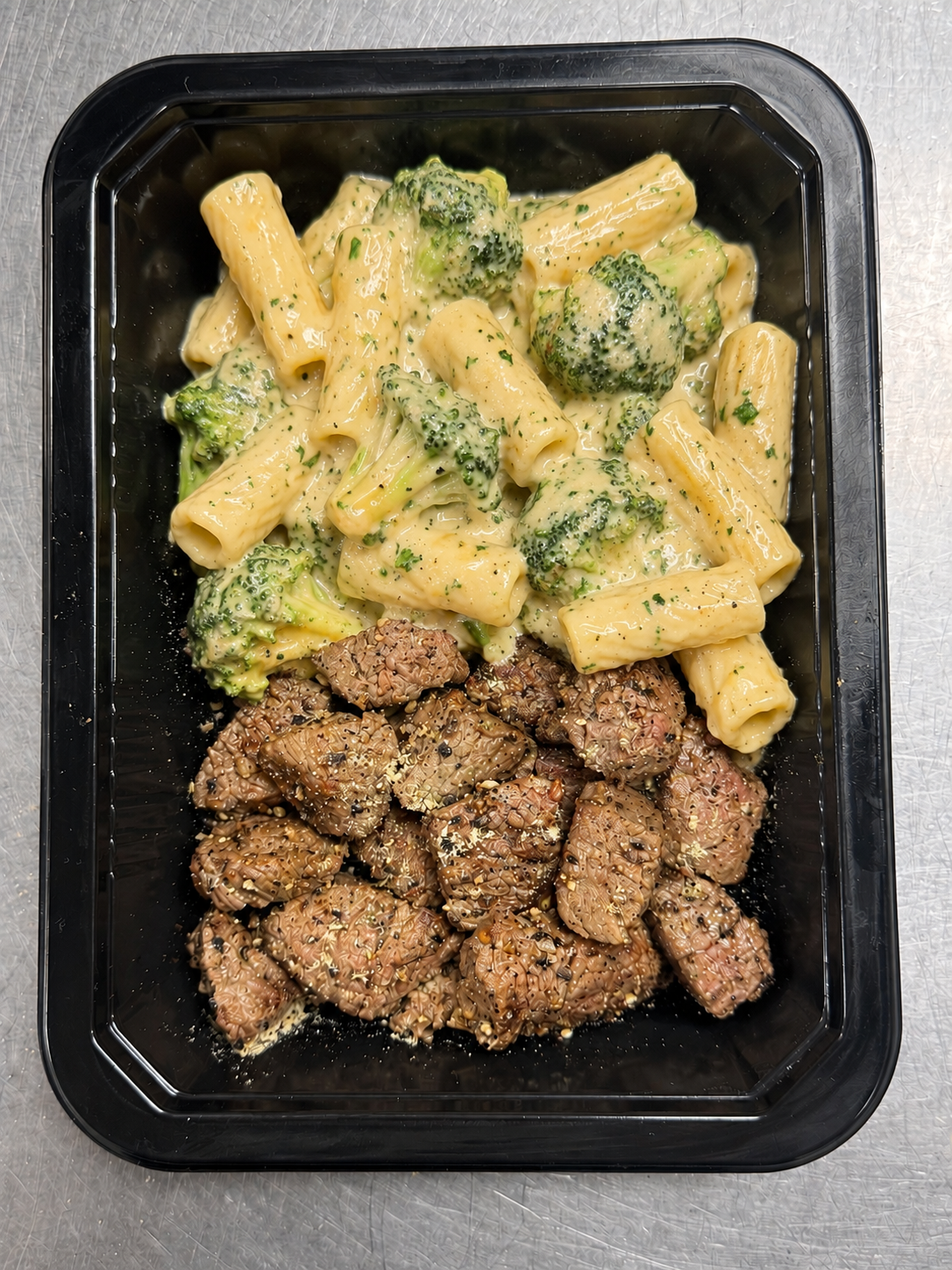 Cracked Pepper & Parmesan Steak Bites w/ Cheesy Broccoli Rigatoni
